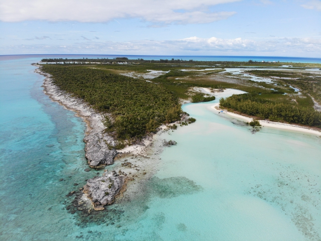 Hawk's Nest Cay Areal